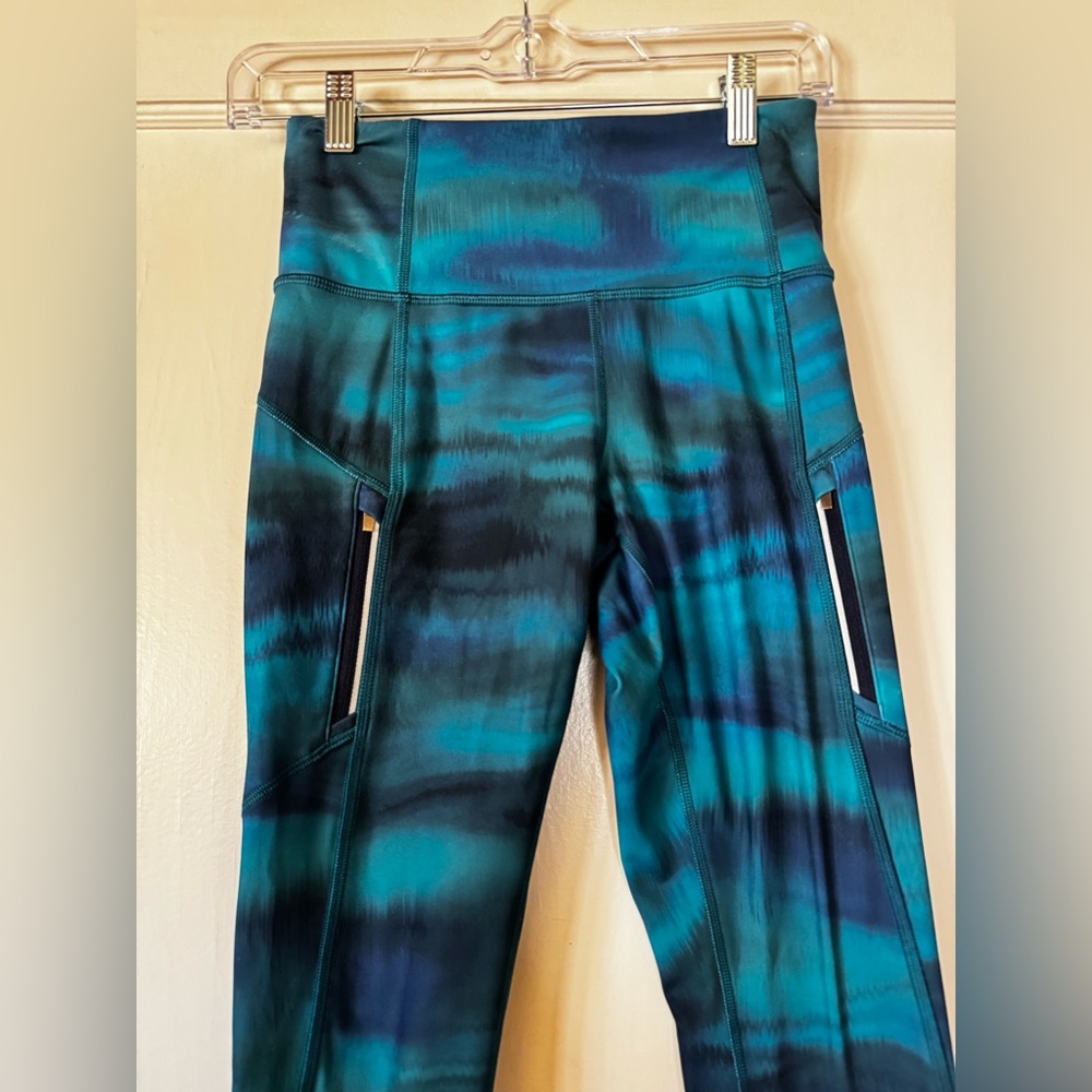 Athleta Rainier Tight Fleeced legging Run Marathon Outdoor Hike workout Active - Picture 4 of 6
